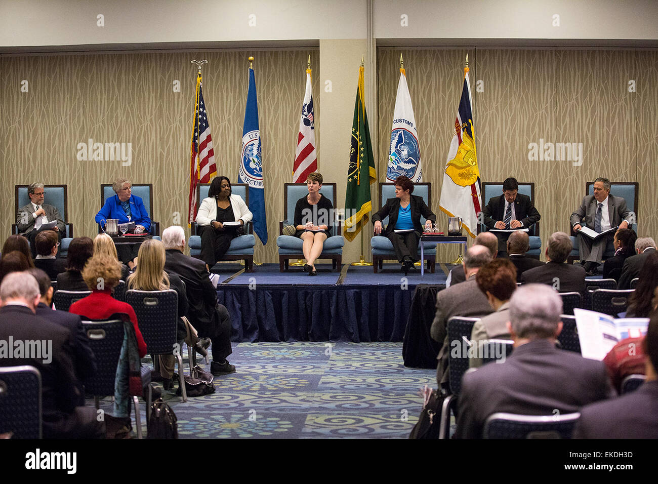 La CBP Quick Reaction Force ha condotto esercitazioni di addestramento rapido in collaborazione con le forze dell'ordine locali presso l'Advanced Training Center di Harper's Ferry, West Virginia. Foto di James Tourtellotte. Foto Stock