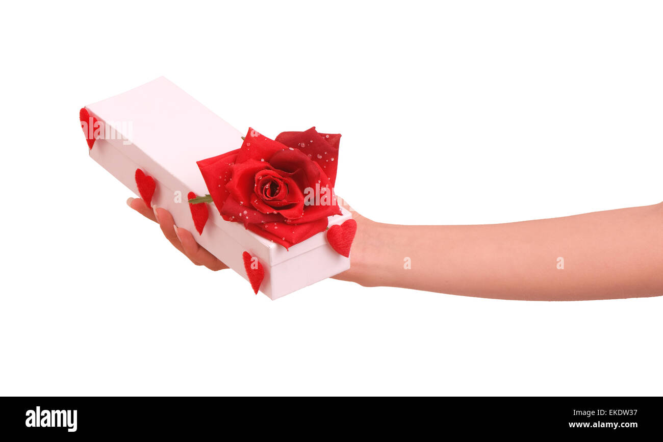 Scatola bianca con cuori e red rose Foto Stock