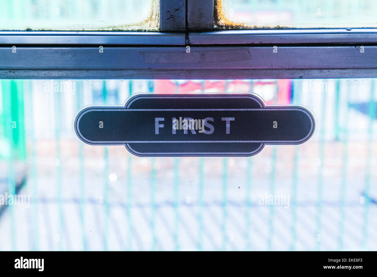 Prima Classe carrello segno, linea di crescione, metà Hants Railway, Hampshire Inghilterra, Regno Unito. Foto Stock Prima Classe carrello segno, linea di crescione, metà Hants Railway, Hampshire Inghilterra, Regno Unito. Foto Stock