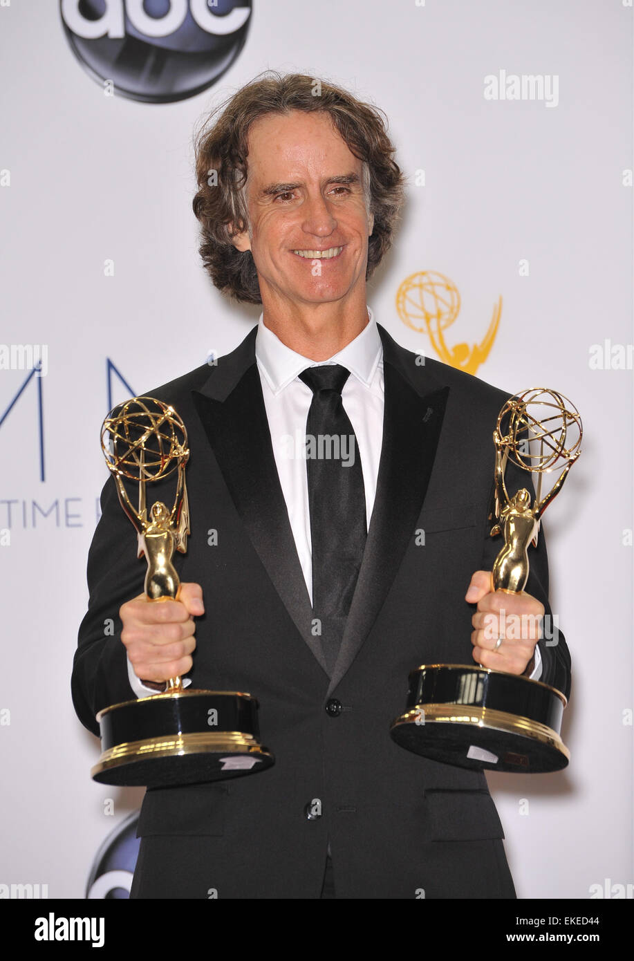 LOS ANGELES, CA - 23 settembre 2012: Gioco cambiare Direttore Jay Roach al sessantaquattresimo Primetime Emmy Awards presso il Nokia Theatre LA LIVE. Foto Stock