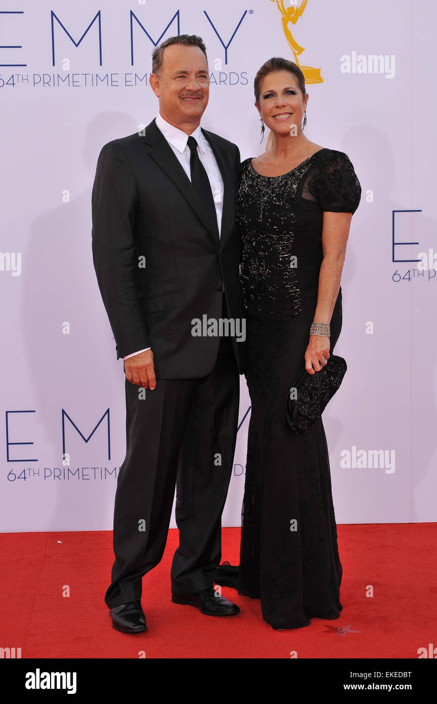 LOS ANGELES, CA - 23 settembre 2012: Tom Hanks e Rita Wilson al sessantaquattresimo Primetime Emmy Awards presso il Nokia Theatre LA LIVE. Foto Stock
