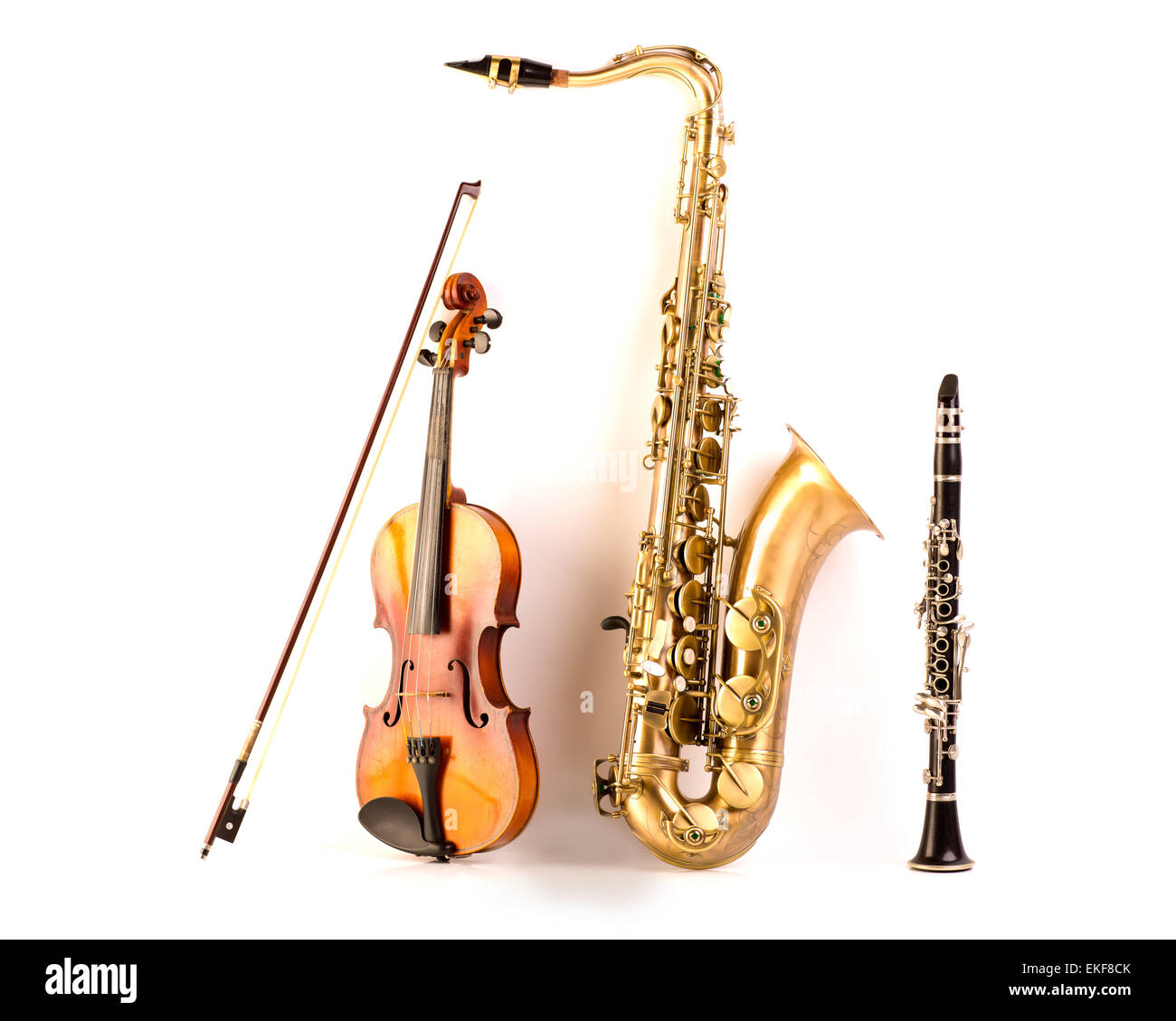 Sax sassofono tenore violino e clarinetto in bianco Foto Stock
