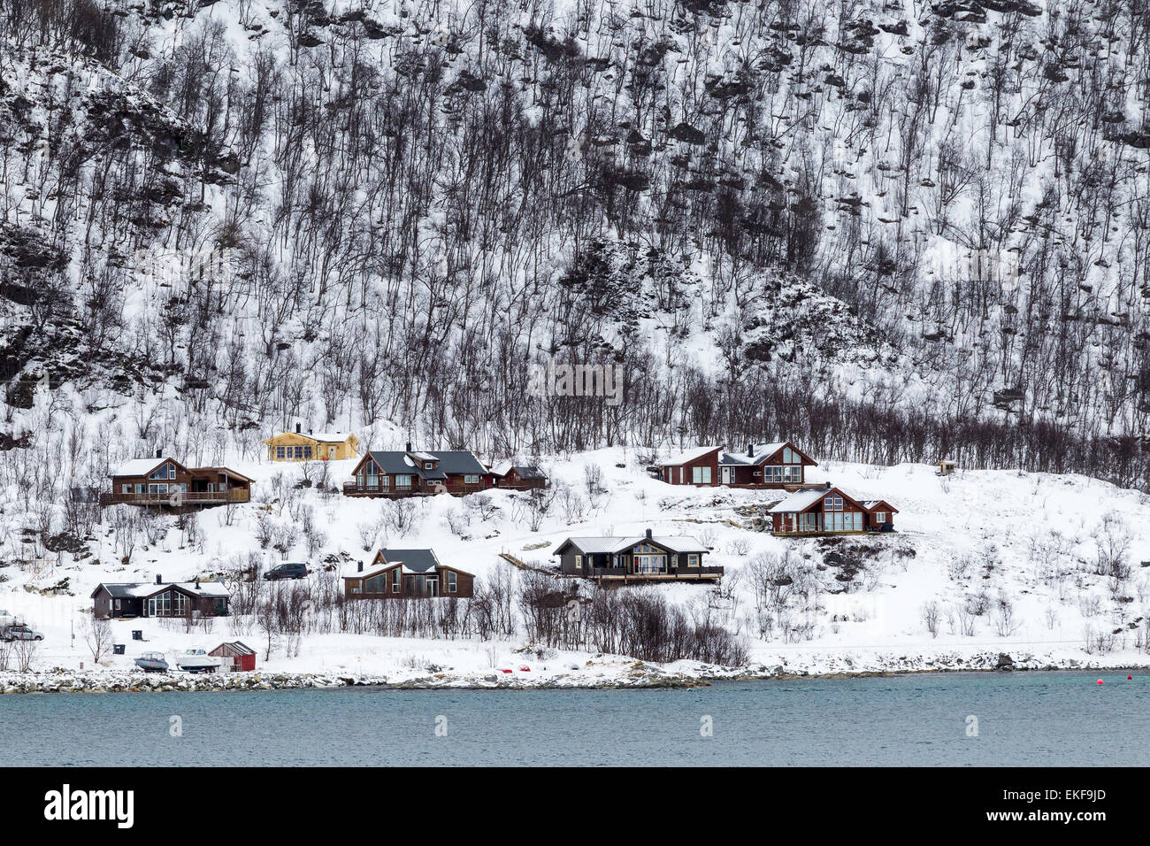 Gli edifici isolati sul modo di Tromso Norvegia. Foto Stock