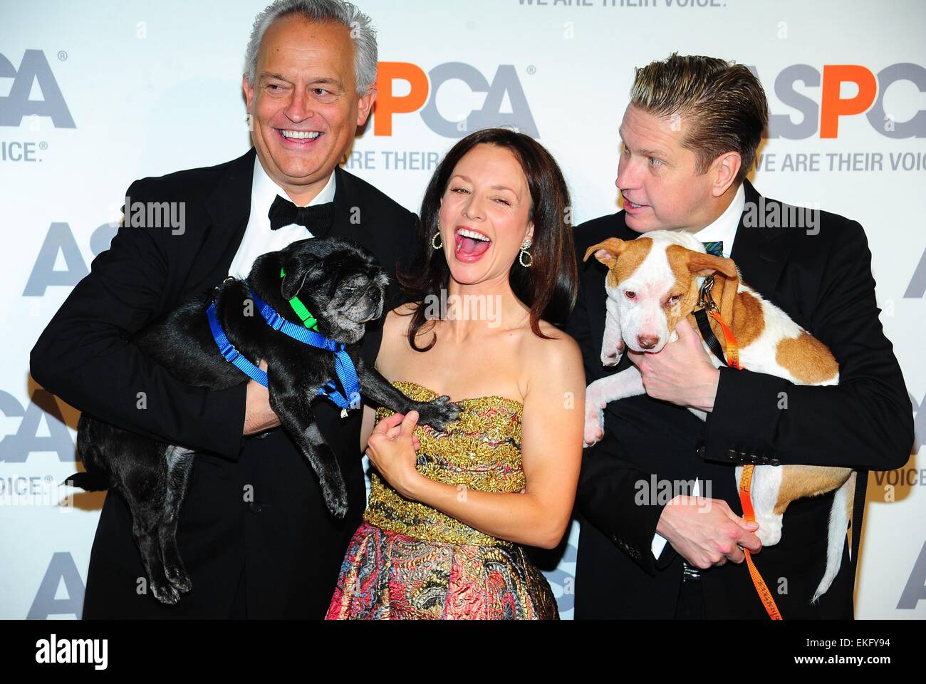 New York, NY, STATI UNITI D'AMERICA. 9 apr, 2015. Mark Badgley, James Mischka, Georgina Bloomberg presso gli arrivi per la diciottesima edizione ASPCA Bergh Ball 2015, l'Hotel Plaza di New York, NY Aprile 9, 2015. Credito: Gregorio T. Binuya/Everett raccolta/Alamy Live News Foto Stock