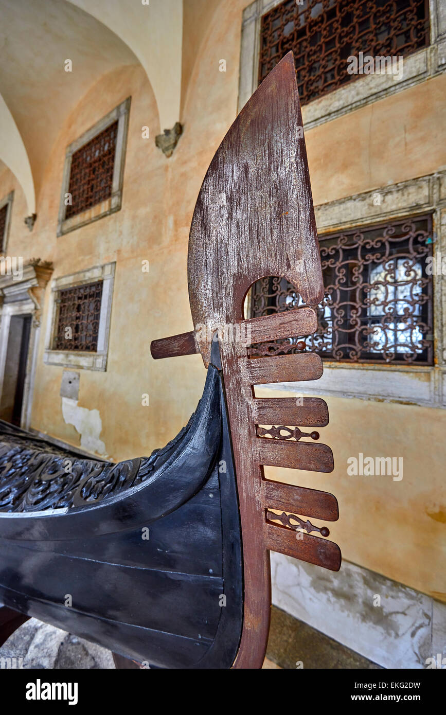 Il Palazzo Ducale è costruito in stile gotico veneziano, e uno dei principali punti di riferimento della città di Venezia del nord Italia. Foto Stock