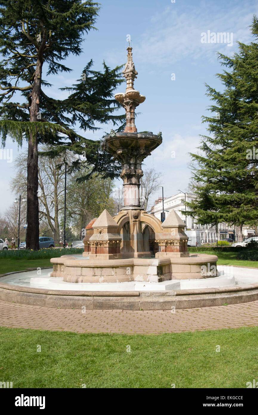 Fontana in Jephson Gardens, Royal Leamington Spa Warwickshire, Inghilterra Foto Stock