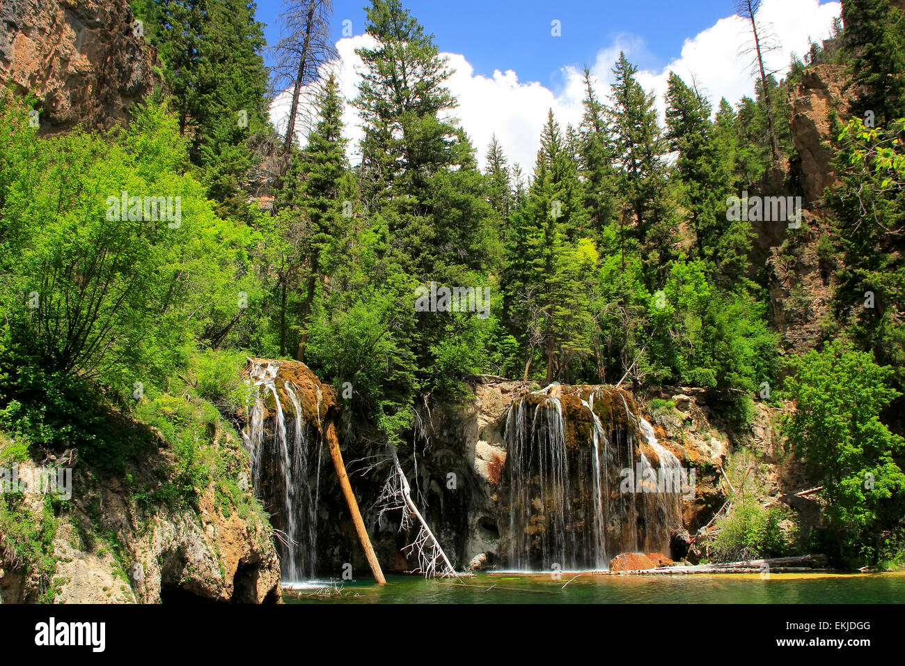 Appendere il lago, Glenwood Canyon, Colorado, STATI UNITI D'AMERICA Foto Stock