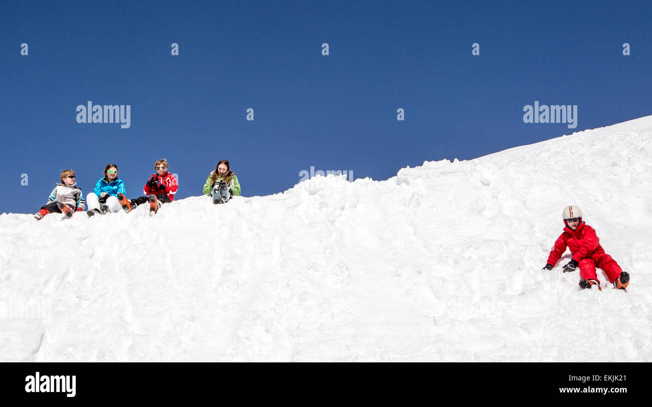 La gente lo sci a La Plagne sulle Alpi francesi Francia Foto Stock