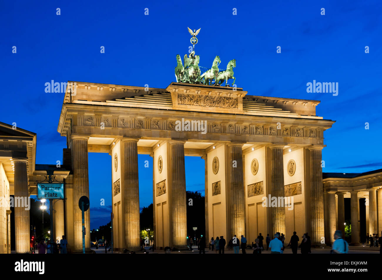 Brandenburger Tor Torre di Brandeburgo twilight Berlin Germania Europa Foto Stock