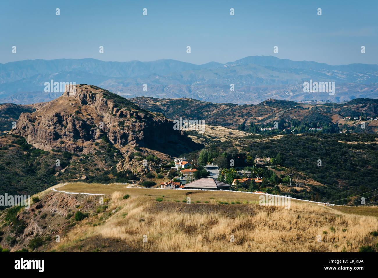 Vista della Santa Monica montagne da Decker Canyon Road, in Malibu, California. Foto Stock