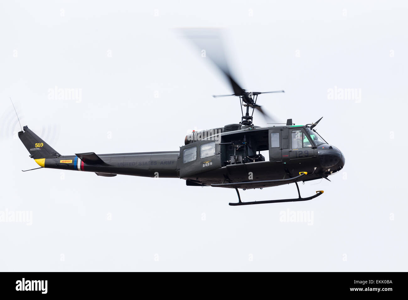 Huey 509 nei cieli sopra di Southport. Foto Stock