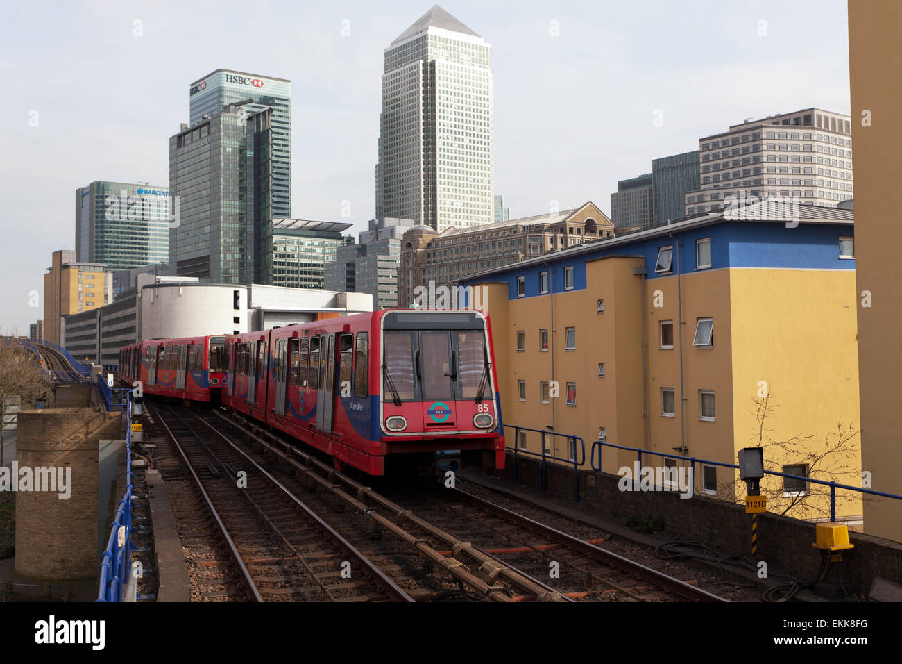 Docklands Light Railway Treno in avvicinamento Westferry Station, Foto Stock