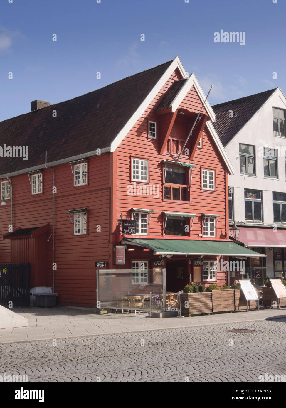 Porto vecchio magazzino convertito in un ristorante nel centro di Stavanger, Norvegia Foto Stock