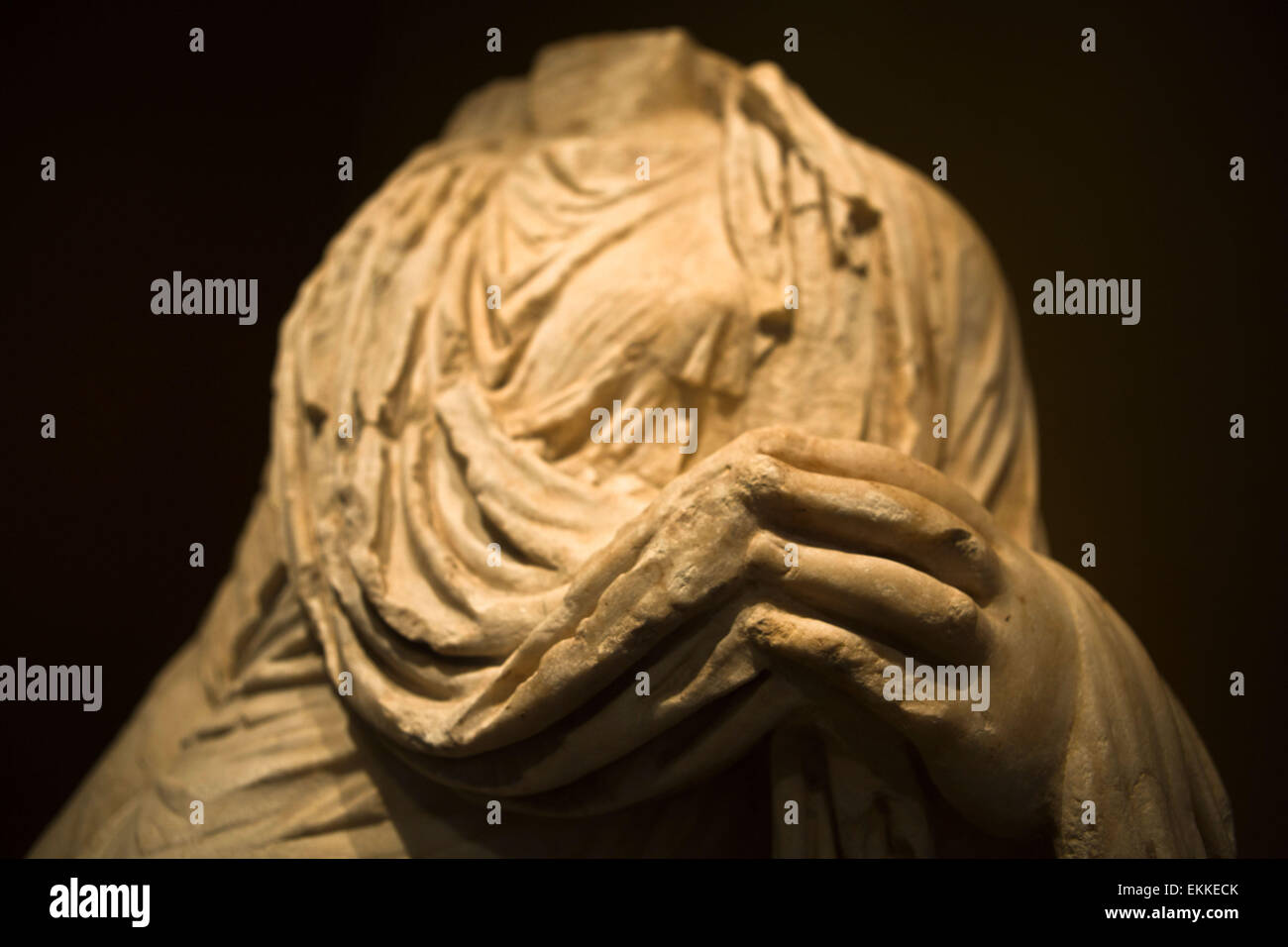 Statua di una donna in toga con nessun capo, Cordoba, Andalusia, Spagna Foto Stock