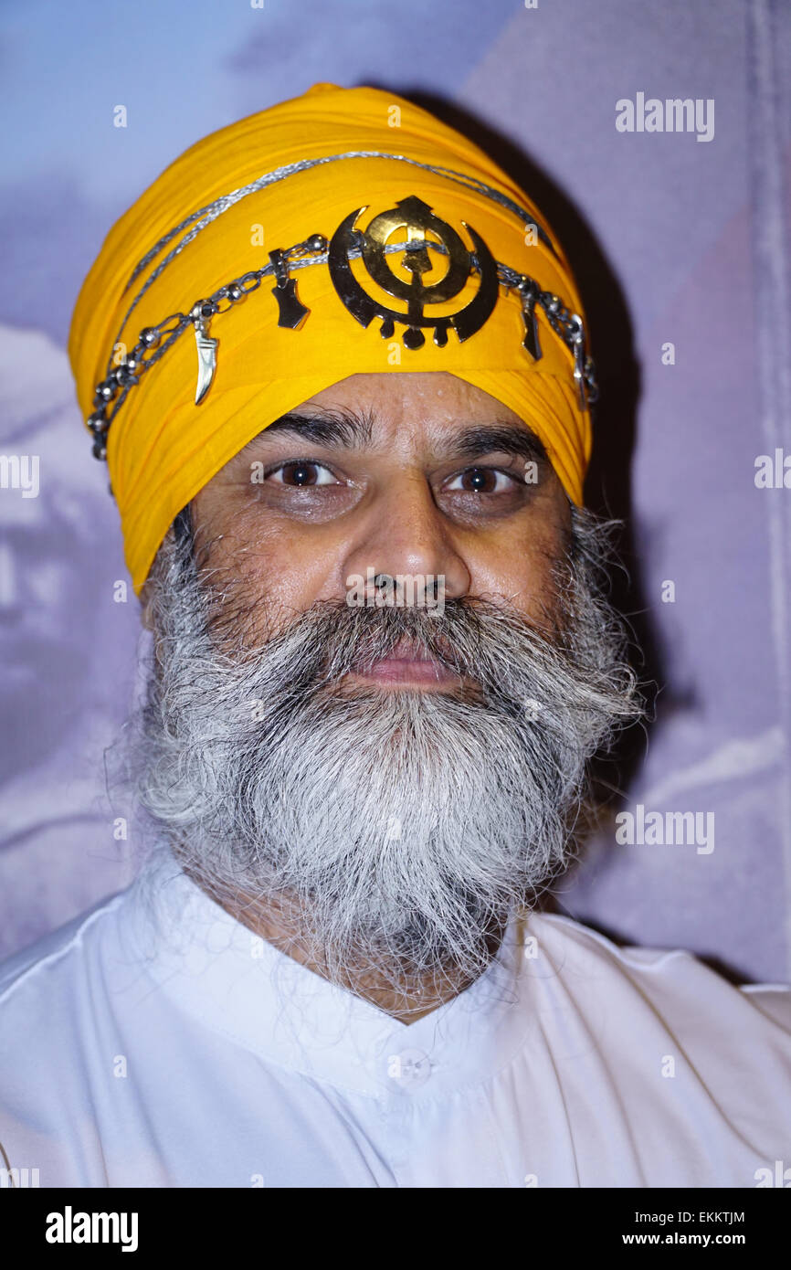 Londra, UK, 11 Aprile 2015 : Il pomeriggio del 11 aprile ha visto una stringa di spettacoli in 'Il convogliatore', al di fuori della Londra City Hall, di danza e di arti marziali per celebrare Vaisakhi, che segna i sikh Anno nuovo così come la fondazione, nel 1699, della comunità sikh di fede. Foto di vedere Li Foto Stock