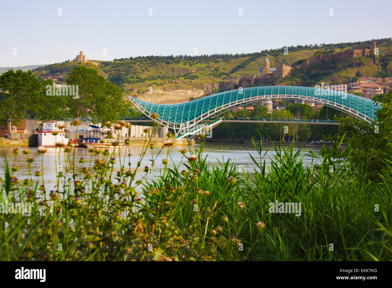 Ponte di Pace su Mt'k'vari (Kura) Fiume,Tbilisi, Georgia Foto Stock