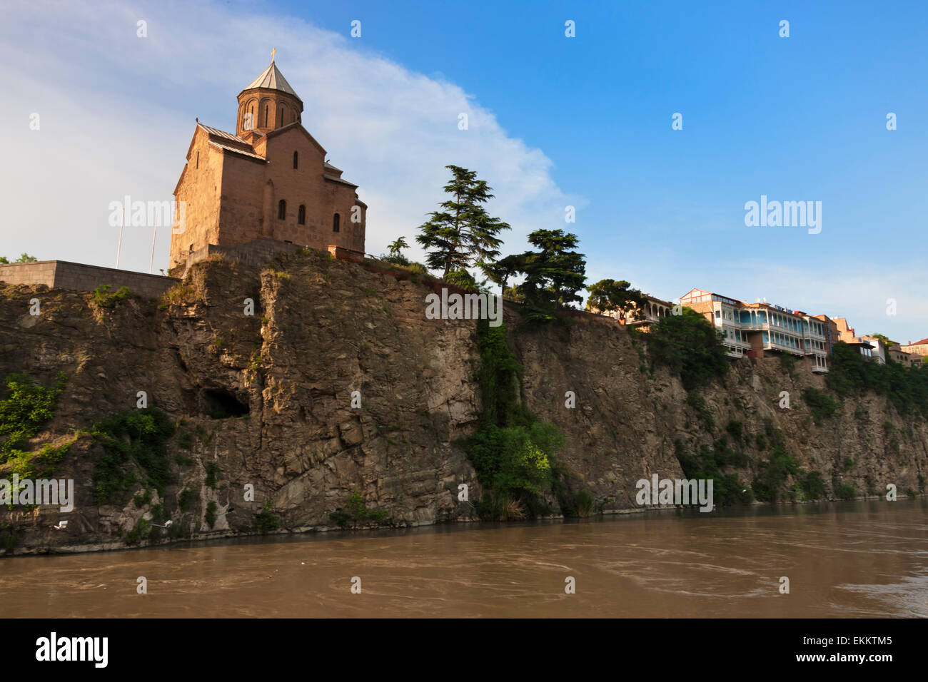 Chiesa di Metekhi da Mt'k'vari (Kura) Fiume,Tbilisi, Georgia Foto Stock