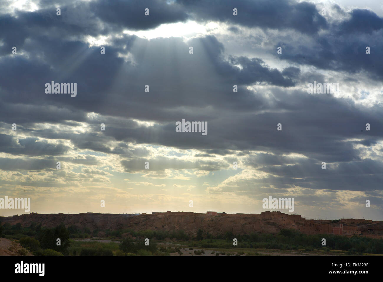 Tramonto raggio di luce su Taurit, Marocco, Africa Foto Stock