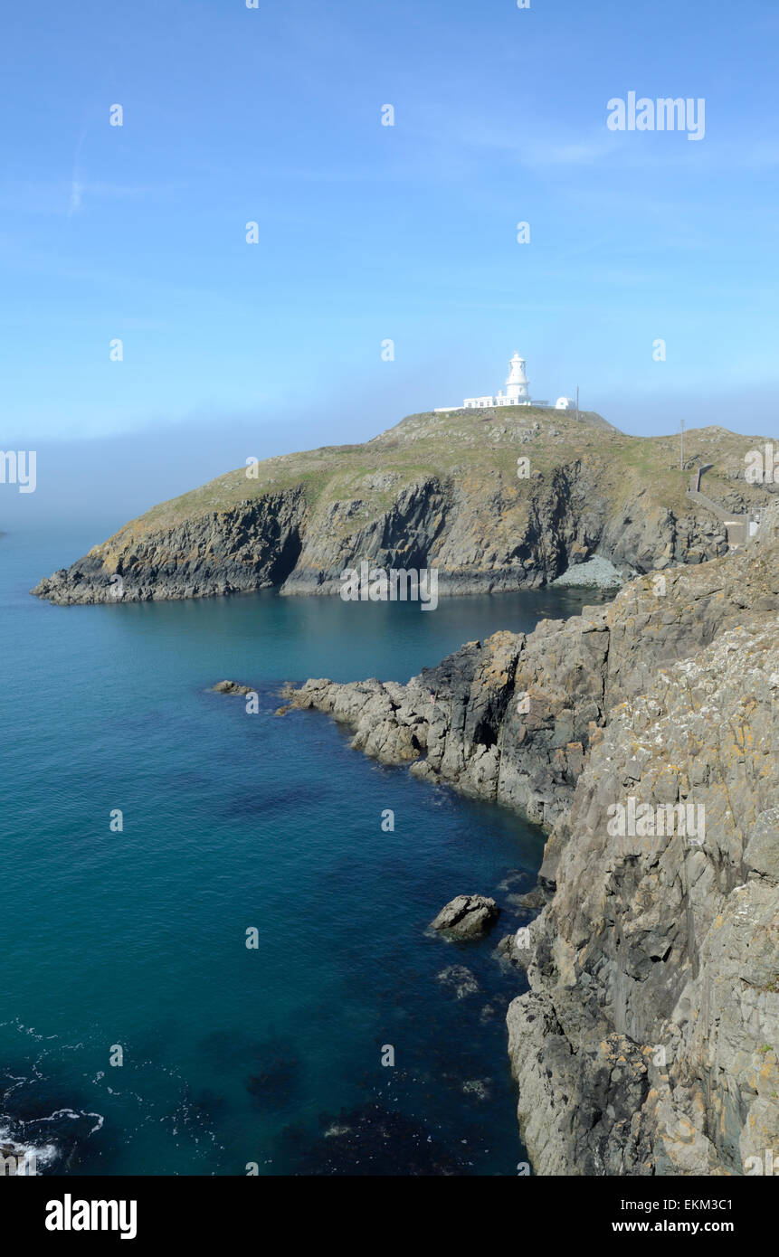 Strumble Head Lighthouse Pembrokeshire Wales Cymru REGNO UNITO GB Foto Stock