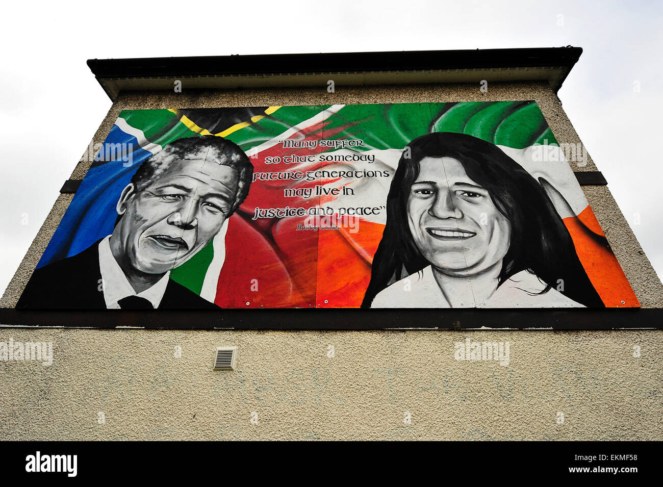 Carta murale nel Bogside, Derry, Londonderry raffigurante Nelson Mandela e Bobby Sands Foto Stock