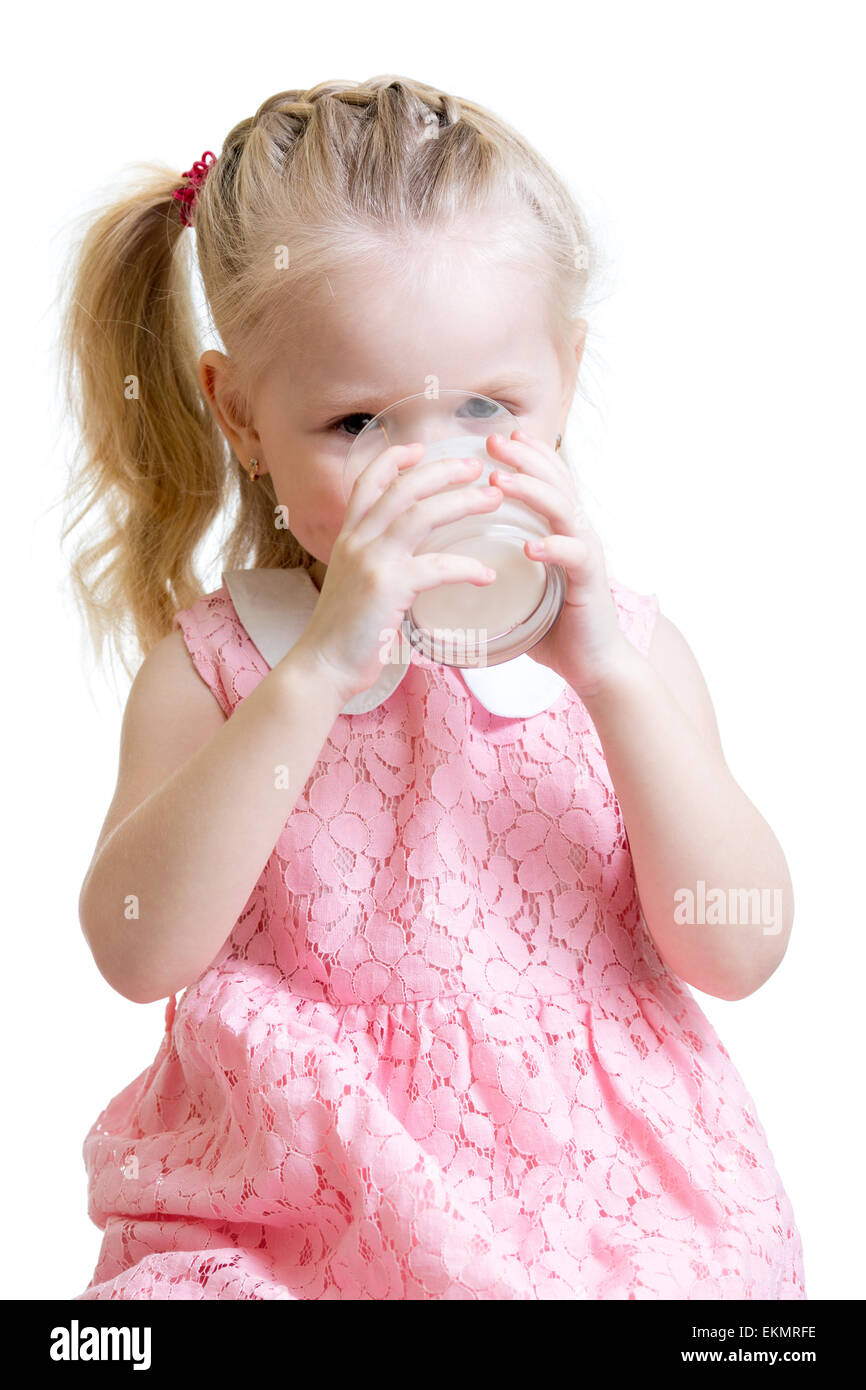 Bambino bere latte dal vetro Foto Stock