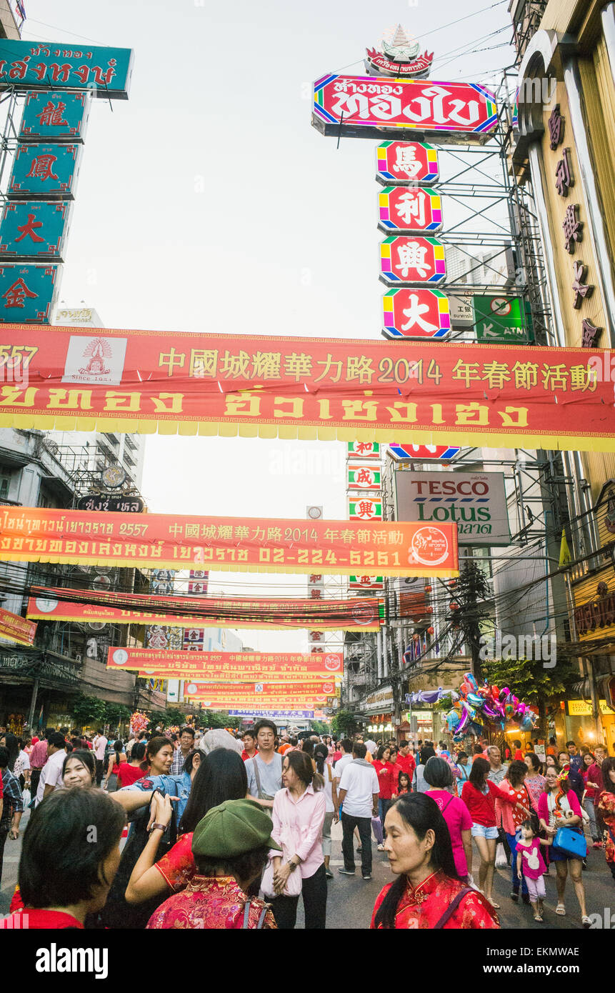 Yaowarat road durante il nuovo anno cinese, Chinatown di Bangkok. Foto Stock