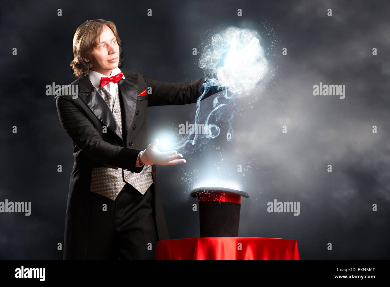 Mago uomo cilindro immagini e fotografie stock ad alta risoluzione - Alamy