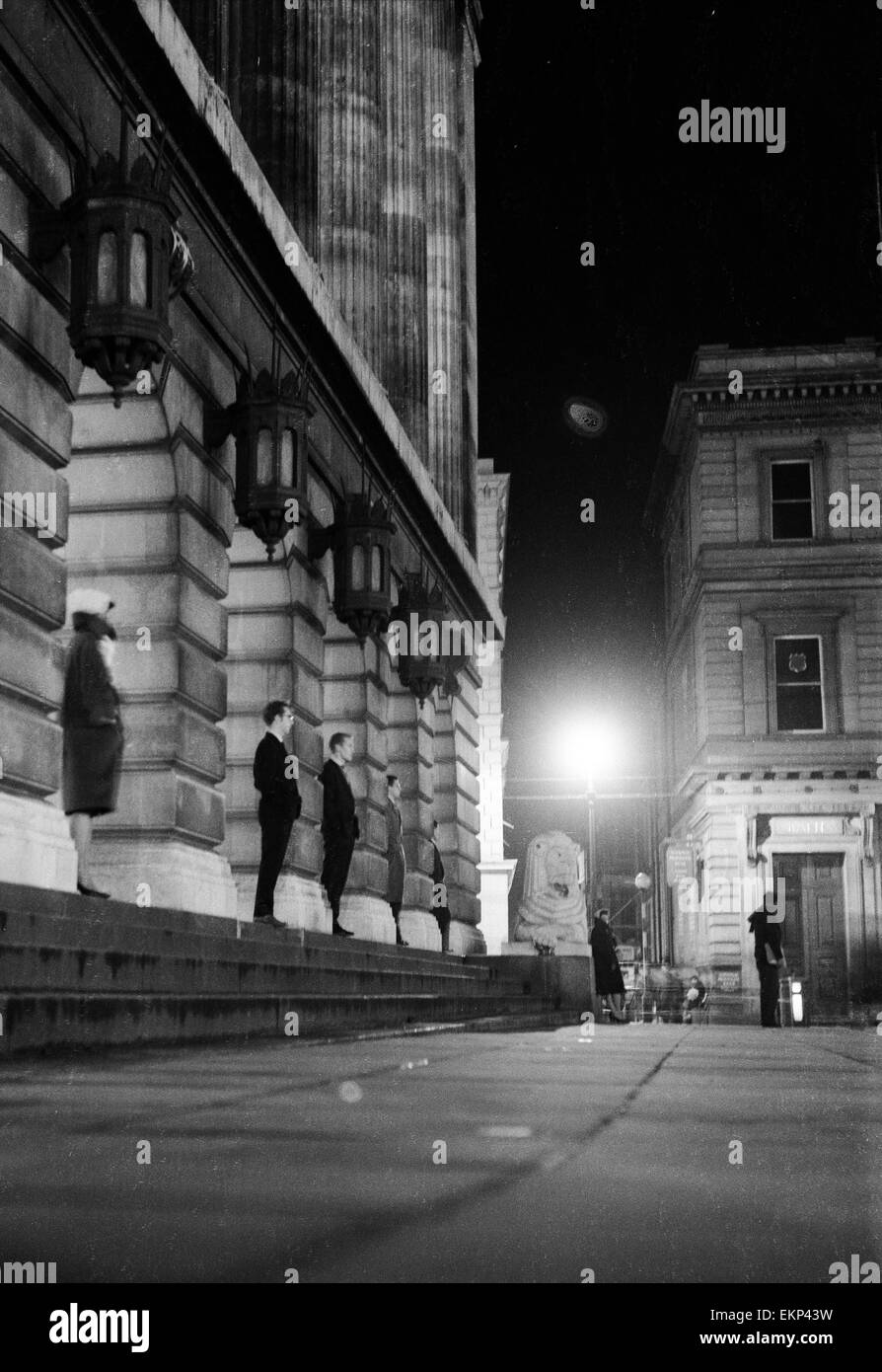 Nottingham City Centre, Sabato notte domenica mattina includono XI - XII nel febbraio 1961. Foto Stock