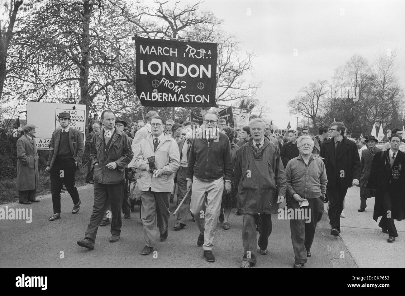 Aldermaston a Londra marzo, 31 marzo 1961. Nella foto: Michael Foot MP Membro del Parlamento di Ebbw Vale.Caption locale *** Campagna per il disarmo nucleare Foto Stock