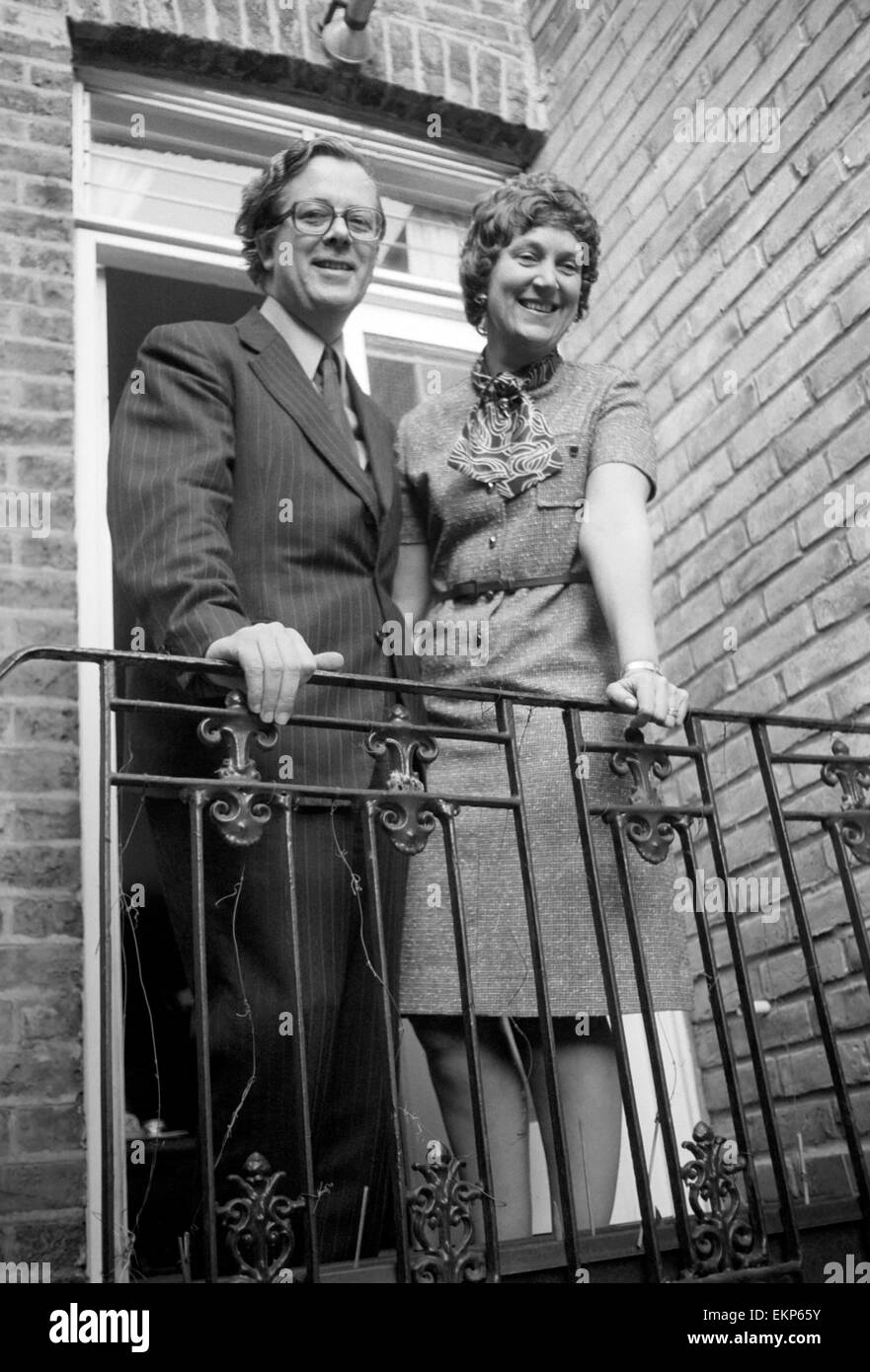 Partito Tory Leadership concorrenti. Sir Geoffrey e Lady Howe in casa loro a S.W. Londra. Febbraio 1975 75-0725-001 Foto Stock