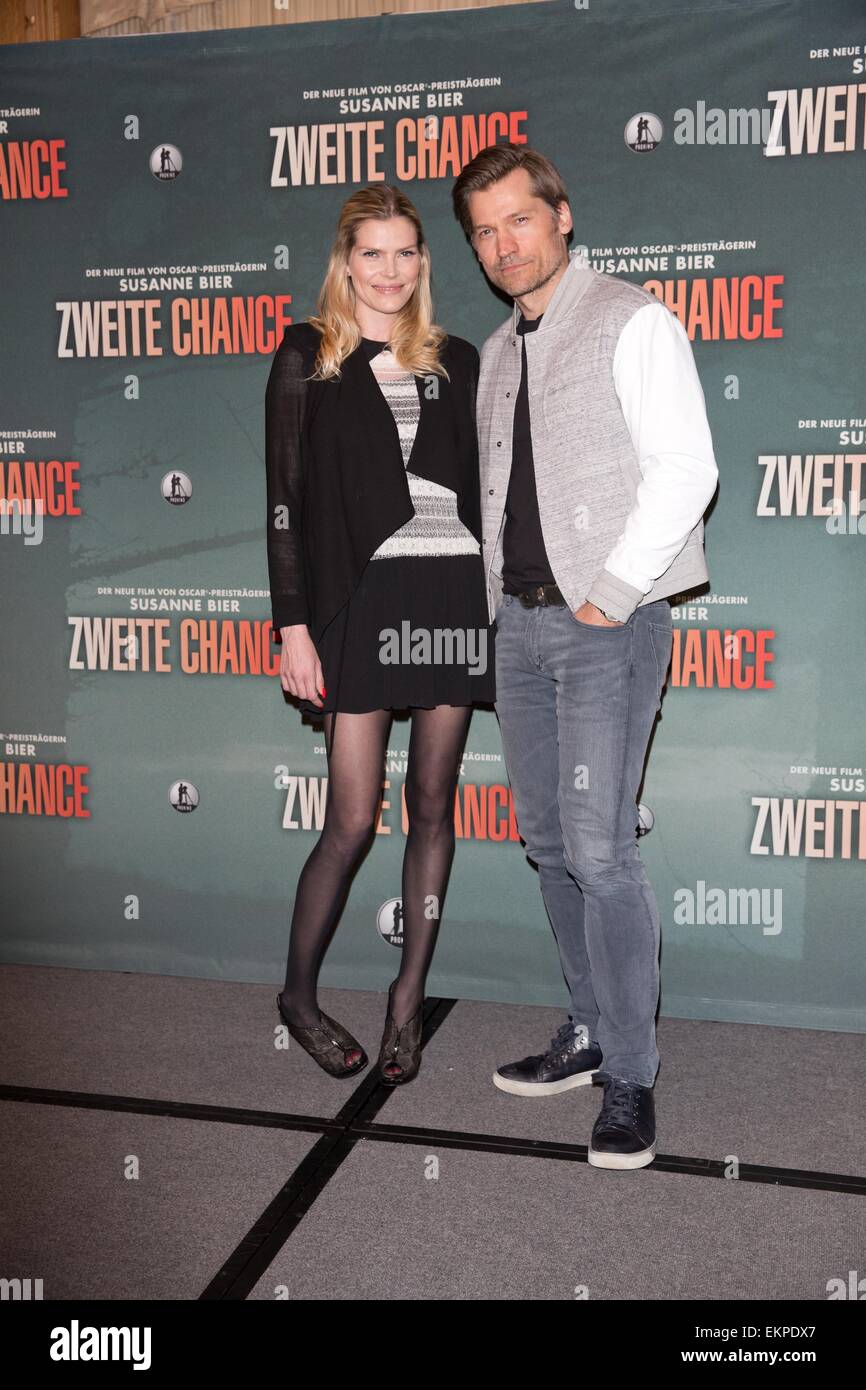 Attori danese Nikolaj Coster-Waldau e Andersen può rappresentare durante un photocall per il film 'una seconda opportunità" di Berlino, Germania, 13 aprile 2015. Il filmato sarà realeased in tedesco cinema il 14 maggio. Foto: JOERG CARSTENSEN/dpa Foto Stock