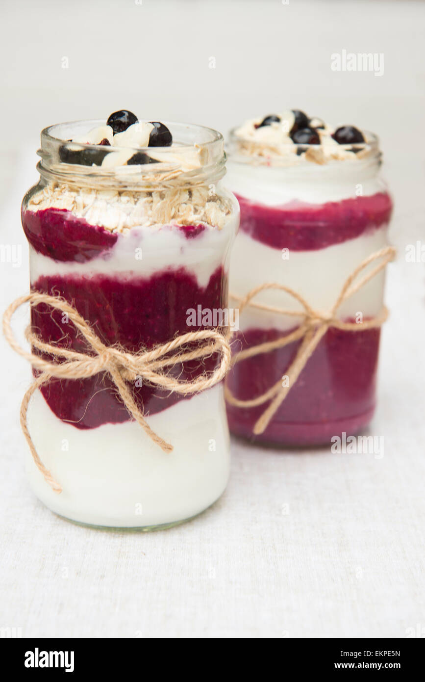Yogurt e Berry Parfait Foto Stock