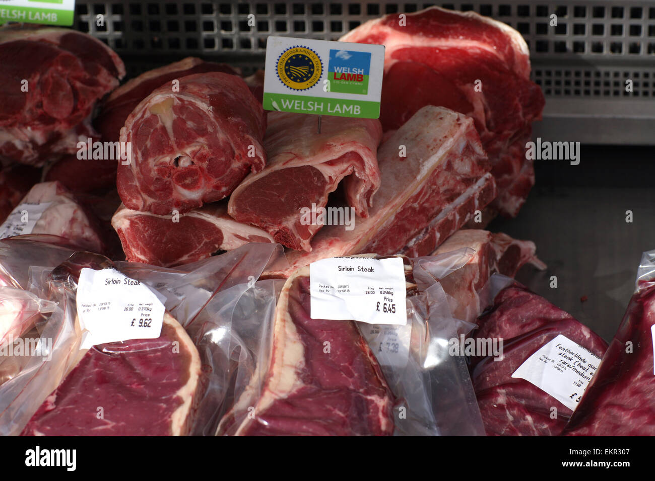 Pressione di stallo di carne al Mercato degli Agricoltori Foto Stock