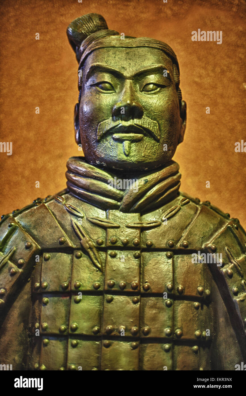 L'Esercito di Terracotta o è una collezione di sculture in terracotta raffigurante gli eserciti di Qin Shi Huang, il primo imperatore della Foto Stock