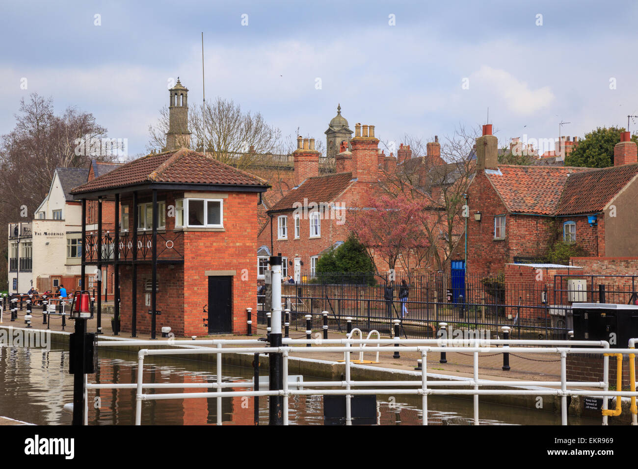 Sul canale e sul fiume fiducia Newark - Trento Nottinghamshire England Regno Unito Foto Stock