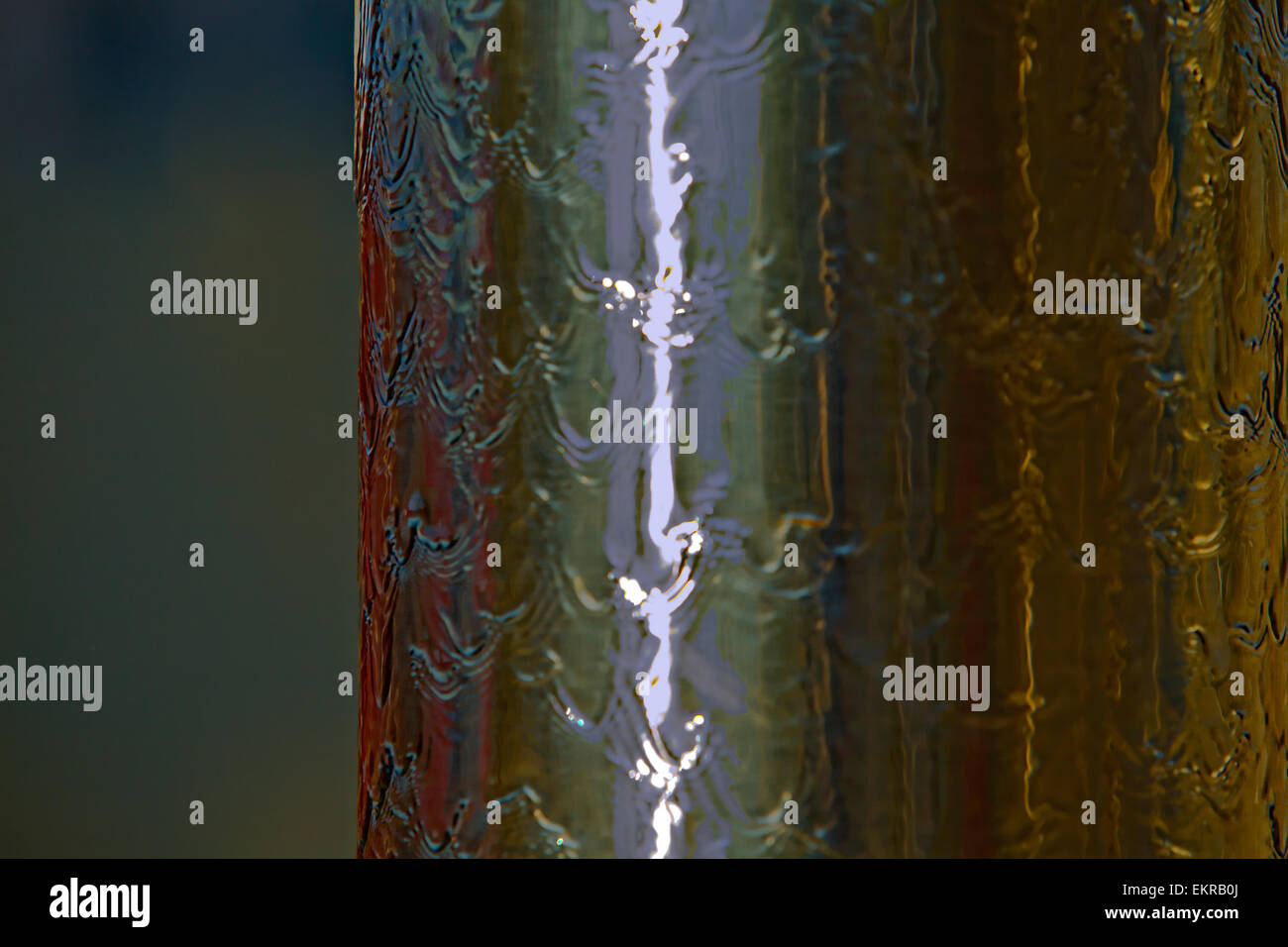 Close up di getti di acqua in un moderno stile fontana del tubo Foto Stock