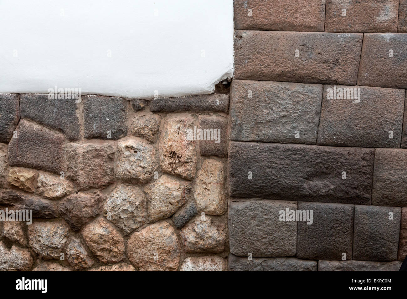 Perù Cusco. Tre stili architettonici: coloniale spagnolo, inca Pachacutec, Inca pre-Pachacutec. Foto Stock