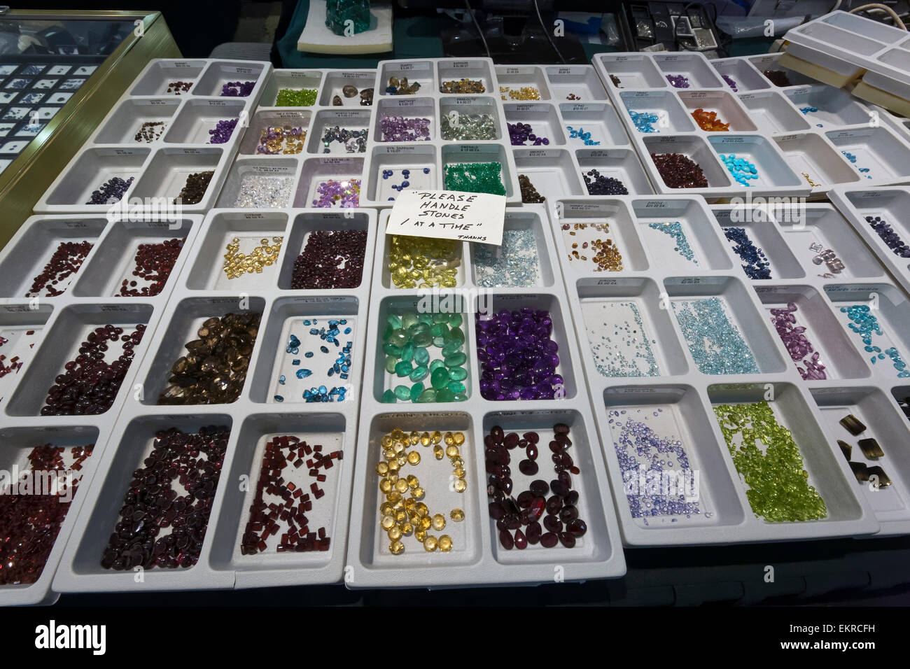 Pietre preziose per la vendita, Tucson Gem e Mineral Show, Tucson, Arizona Foto Stock