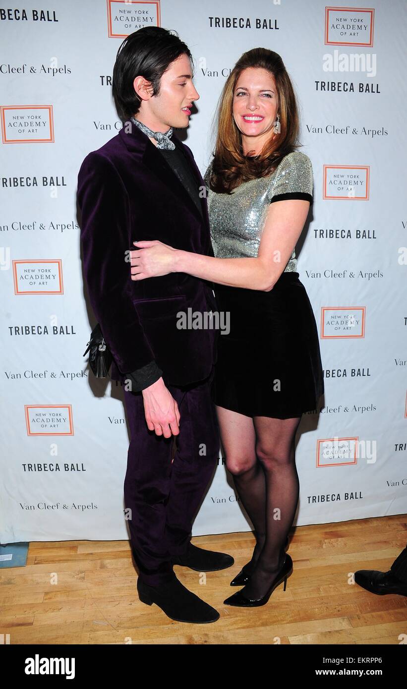 New York, NY, STATI UNITI D'AMERICA. Xiii Apr, 2015. Harry Brant, Stephanie Seymour presso gli arrivi per New York Academy of Art di Tribeca Ball, 111 Franklin Street, New York, NY Aprile 13, 2015. Credito: Gregorio T. Binuya/Everett raccolta/Alamy Live News Foto Stock