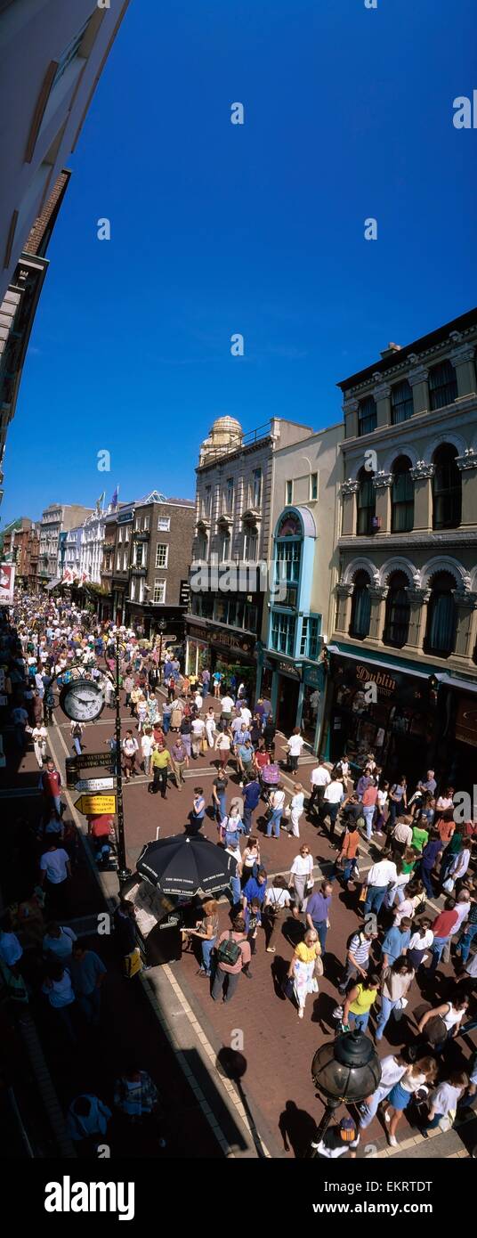 Pedoni In Grafton St, Dublino, Irlanda Foto Stock