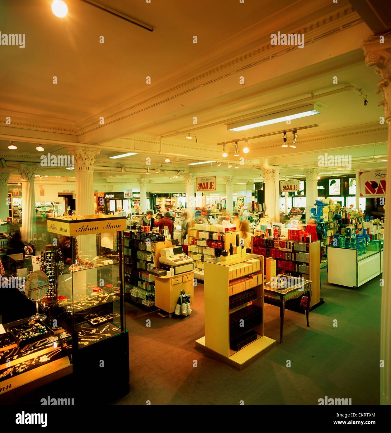 Dublino,Co Dublin , Ireland;all'interno del Brown Thomas Store su Grafton Street Foto Stock
