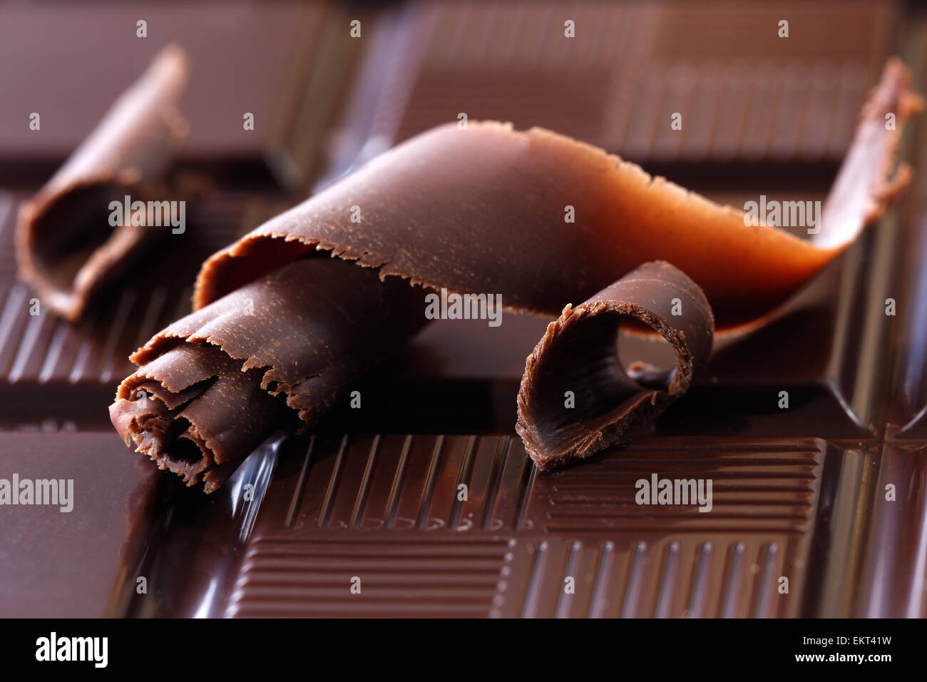 Cioccolato fondente trucioli Foto Stock