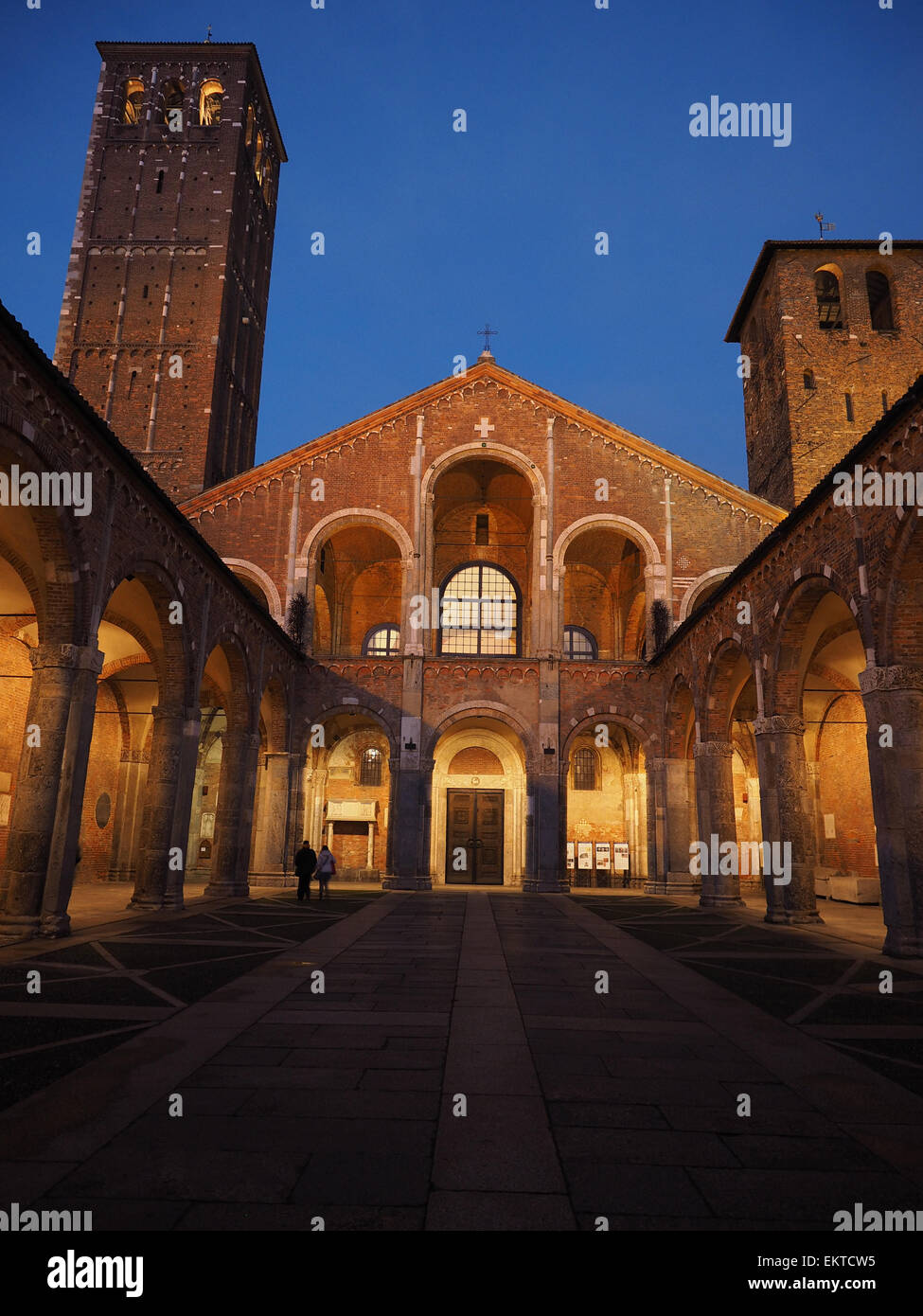 Basilica di Sant'Ambrogio, piazza piazza Sant'Ambrogio, Milano, Lombardia, Italia, Europa Foto Stock