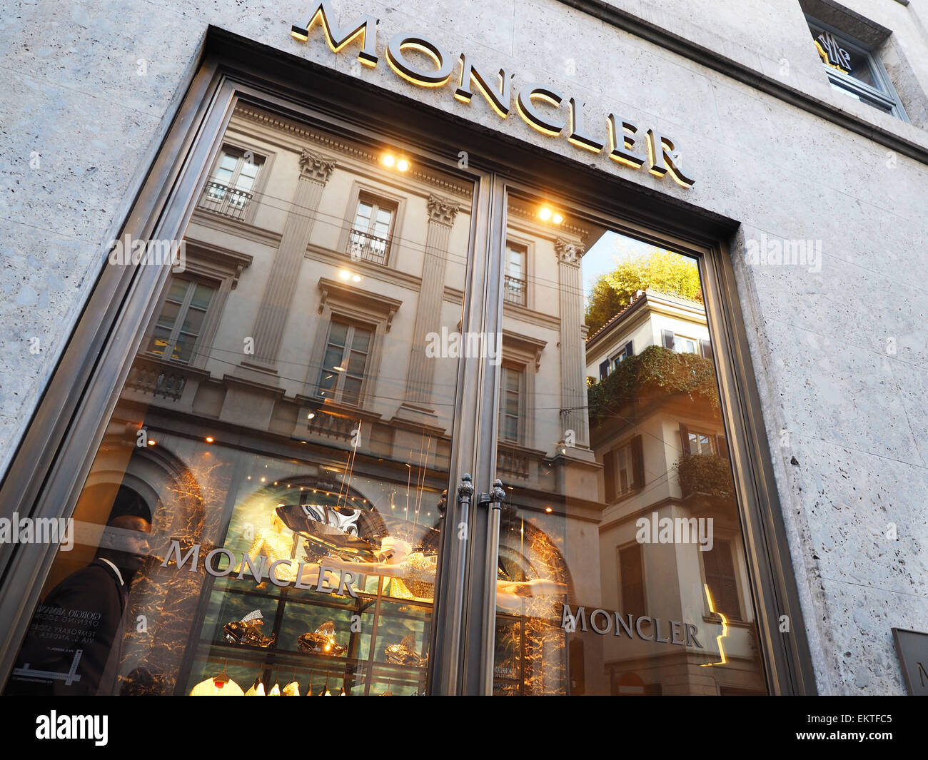 Moncler negozio di via Montenapoleone, Milano, Lombardia, Italia, Europa  Foto stock - Alamy