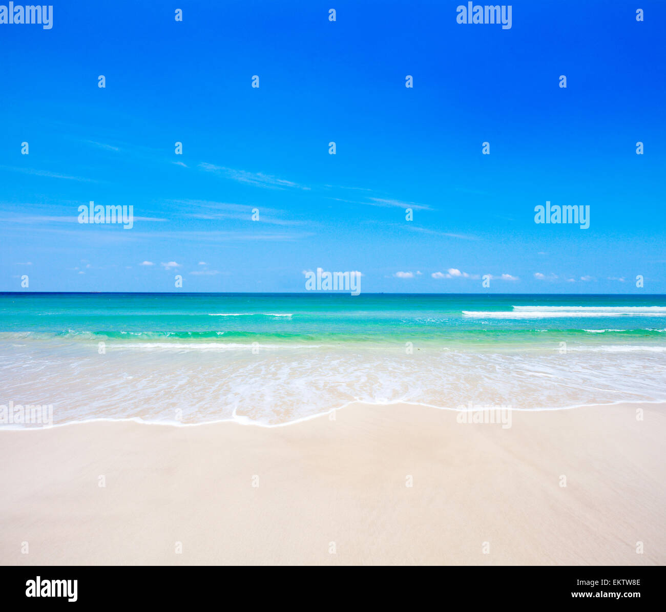 Spiaggia e mare tropicale Foto Stock