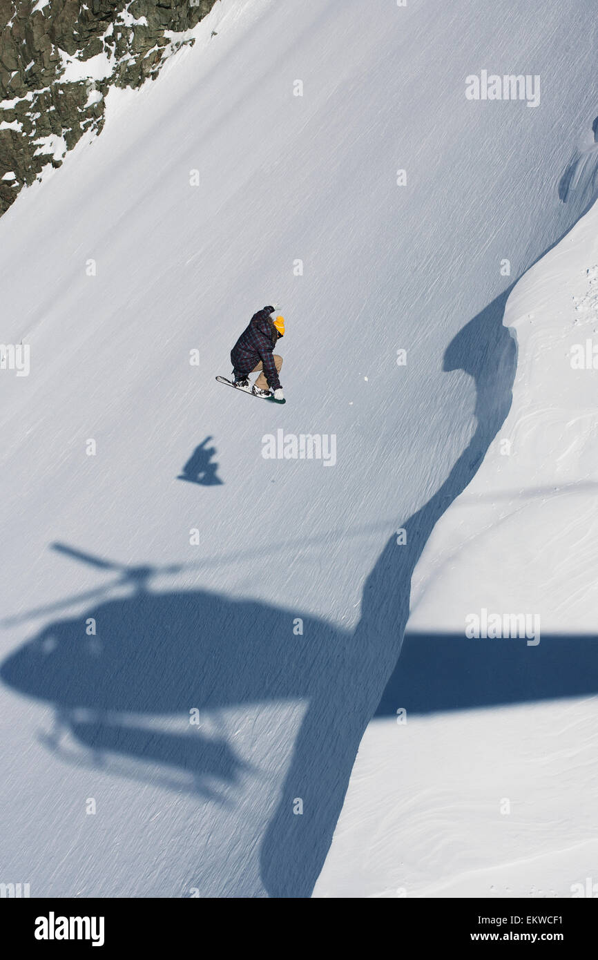 Scenic,Jumping,Snowboard,elicottero,Snow Foto Stock