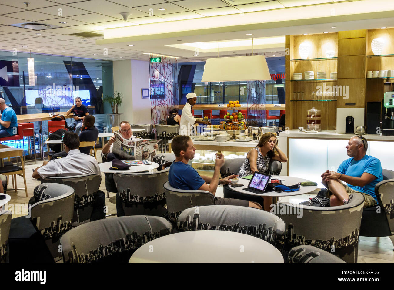 Johannesburg Sud Africa, Africa O. R. Tambo International Airport, interior Inside, terminal, gate, Bidvest Sky Lounge, check in reception res Foto Stock