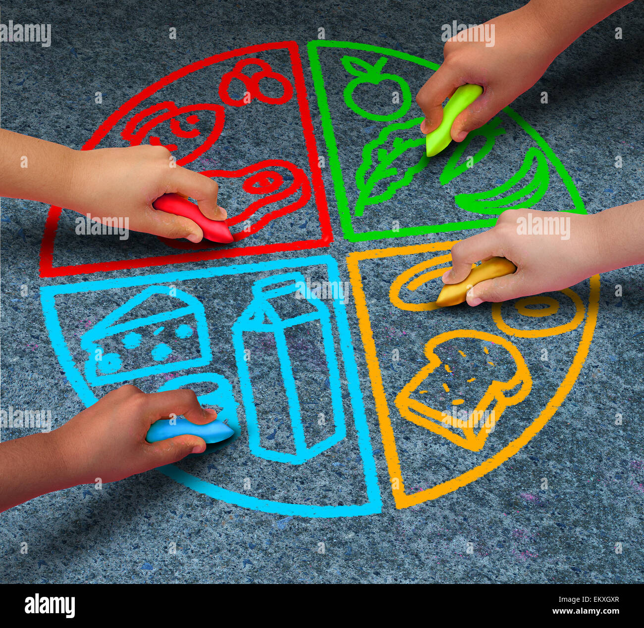 Gruppi di alimenti nutrizione e stile di vita sano concetto come un gruppo di diversi bambini holding chalk il disegno di un grafico a torta lo schema a Foto Stock
