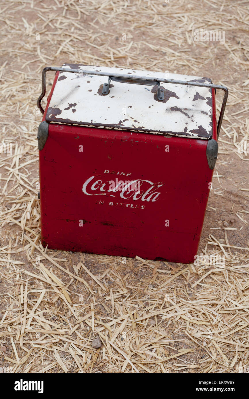 Vintage originale Coca Cola in metallo scatola dello scambiatore di calore torace di ghiaccio Foto Stock