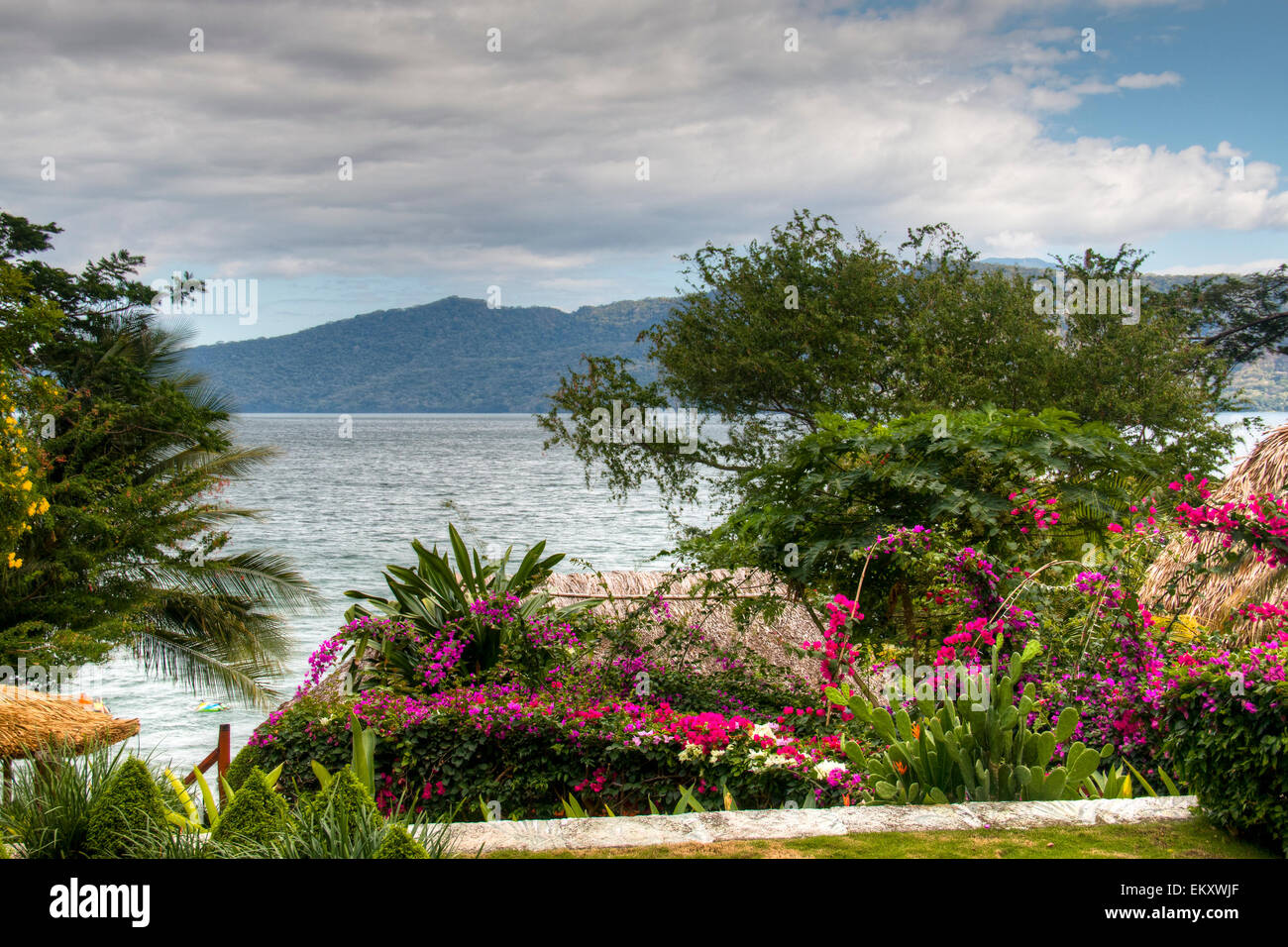 Vista sul lago di Apoyo vicino a Granada, Nicaragua Foto Stock